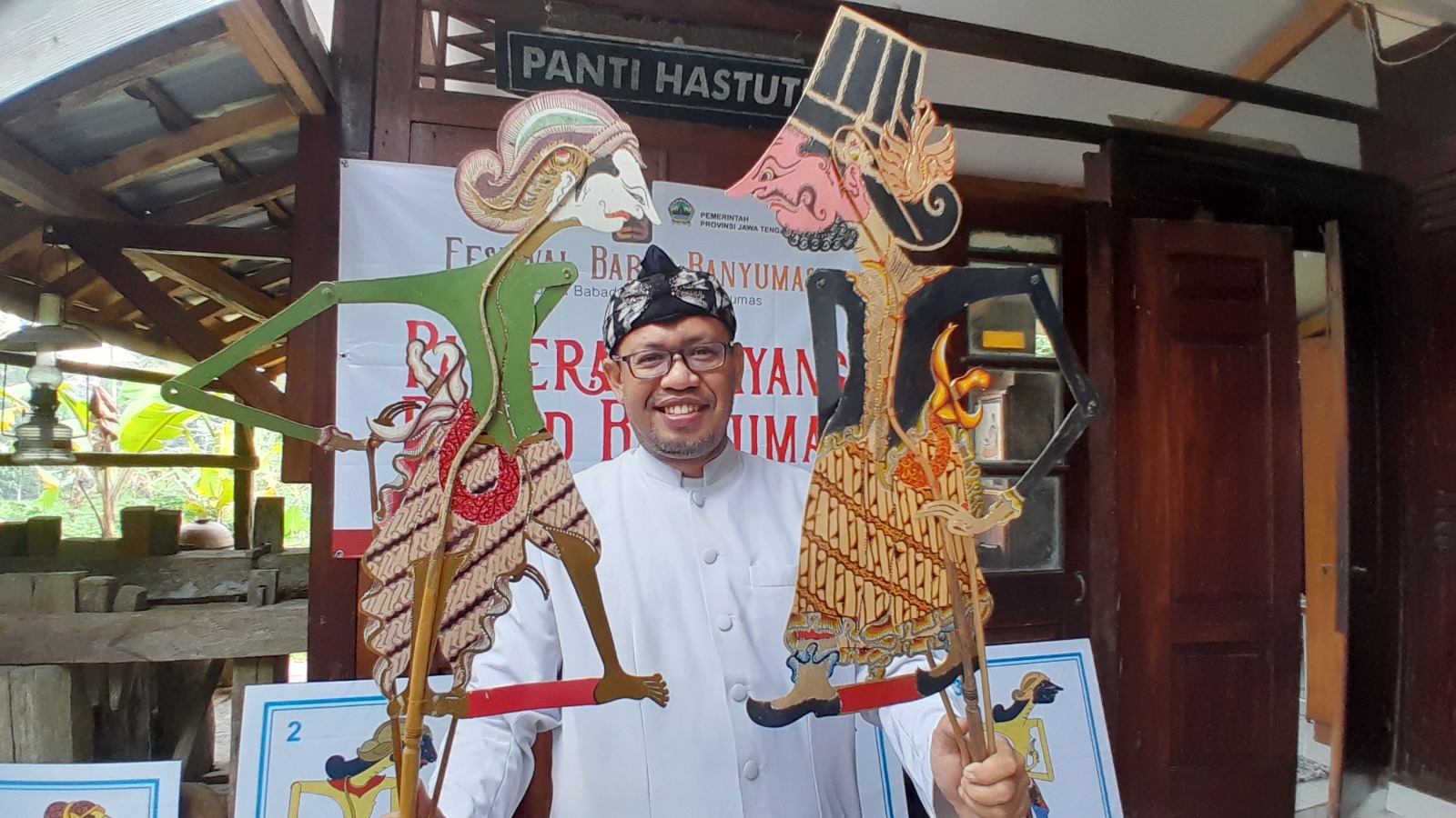 Pengenalan Kisah Babad Banyumas oleh NasSirun PurwOkartun Melalui Wayang Babad Banyumas